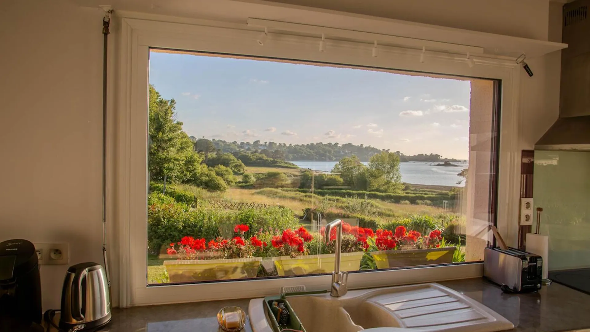 Nyaraló Maison Pour 7 - Superbe Vue Mer Depuis Le Jardin Penvénan